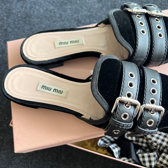 Very good condition velvet black Miumiu flats with ribbons size7.5 - Picture 3 of 6